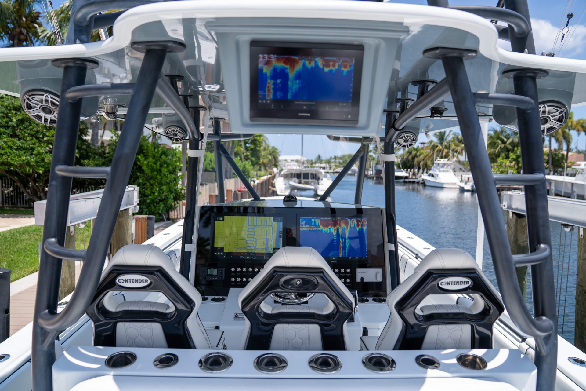 Yacht Photo 18